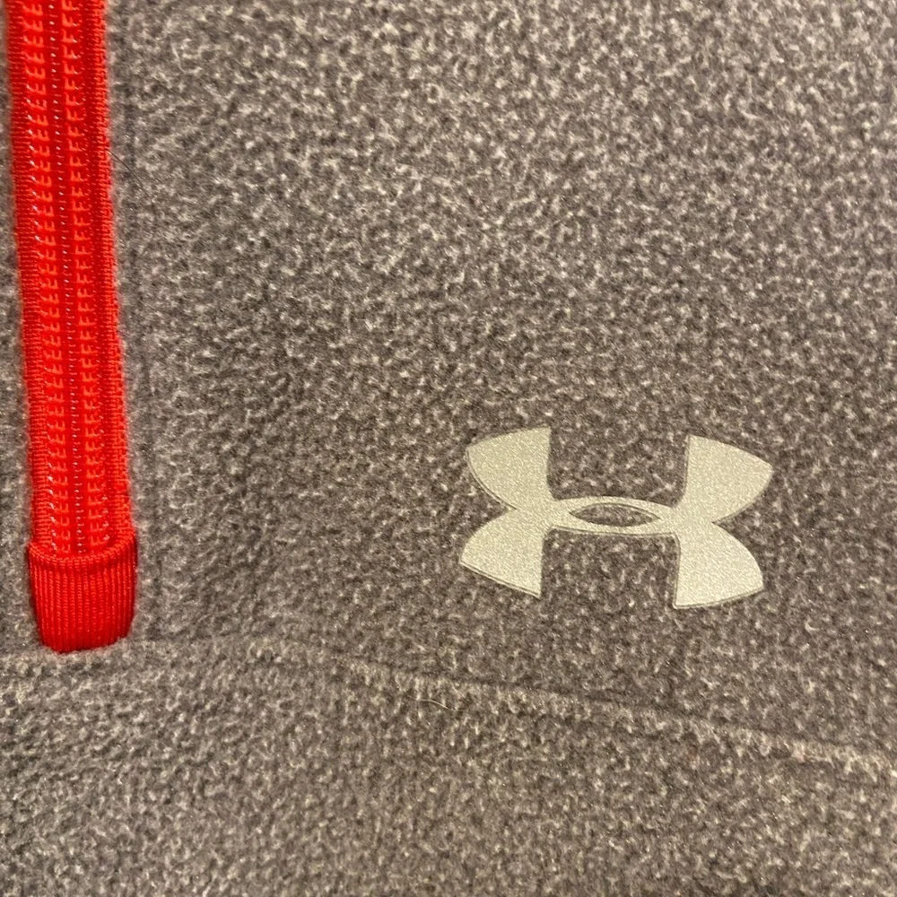 Under Armour Boys Gray with Red Trim 1/4 Zip Fleece Pullover 6
